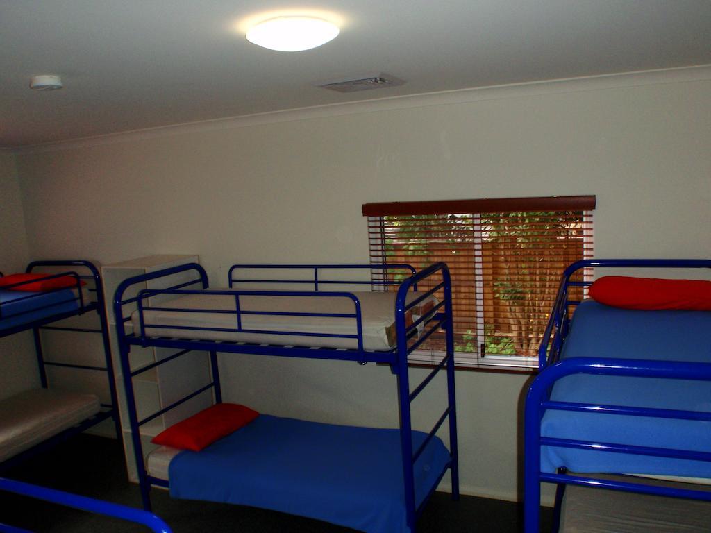 Margaret River Backpackers Yha Hostel Room photo